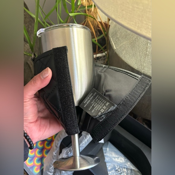 Authentic KURT GEIGER LONDON Leather wine sleeve crossbody w portable - Picture 8 of 15